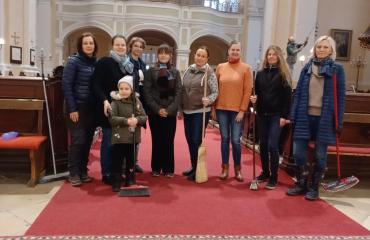 Templomtakarításban vettek részt a marianumosok