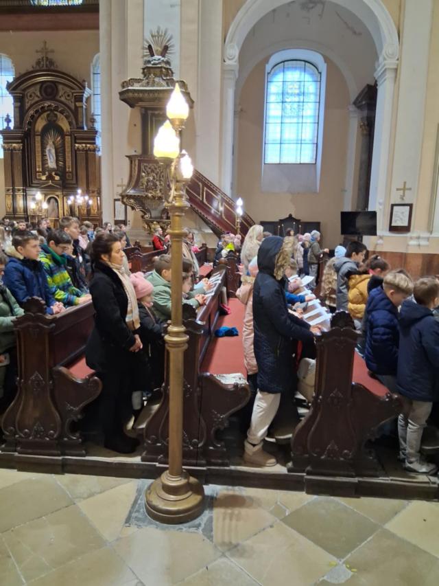 Adventi lelkinap a Marianum alsó tagozatán